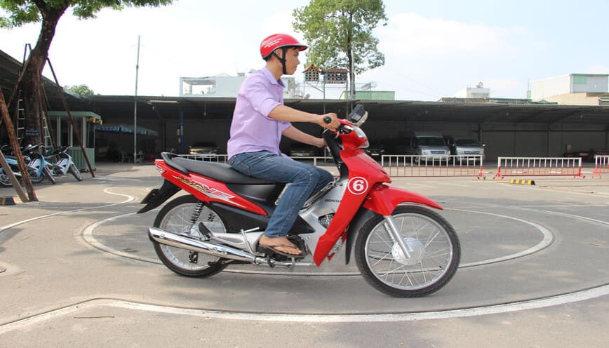 Rất nhiều người từng thi sát hạch và có bằng lái xe máy nhưng quên mang khi đi đường