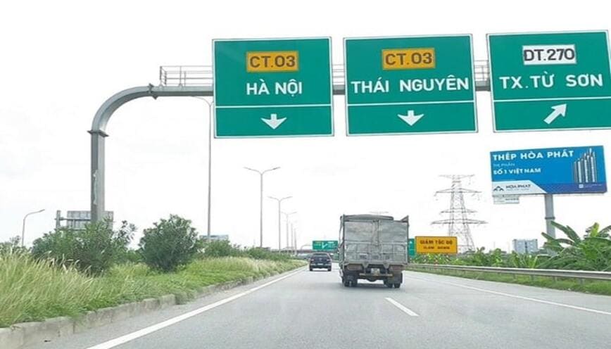Phí đường bộ xe 5 chỗ áp dụng cho xe từ hãng dịch vụ vận tải