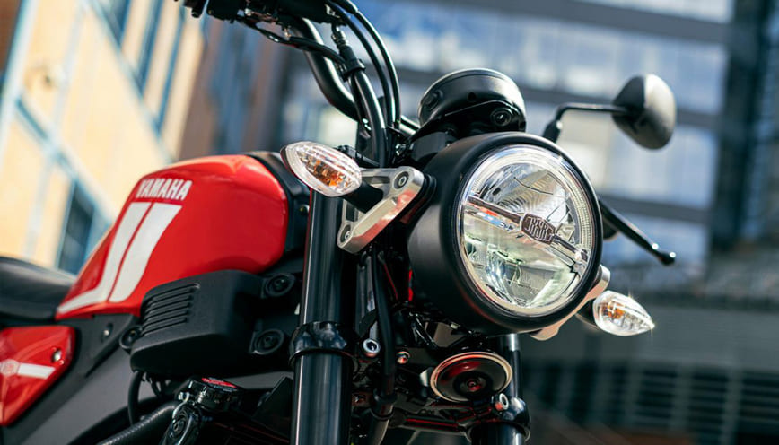 Đèn pha mặt trước của xe Yamaha XSR 155