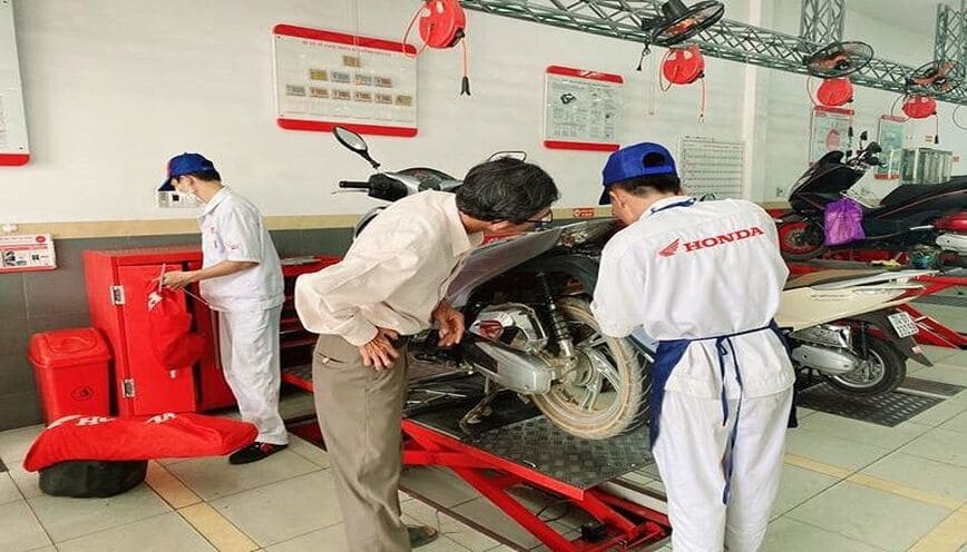 Nhớ thường xuyên đưa xe Vision 2017 đến trung tâm bảo dưỡng