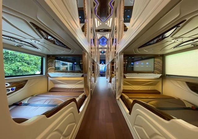 Xe Quốc Hoàng trang bị nội thất hiện đại