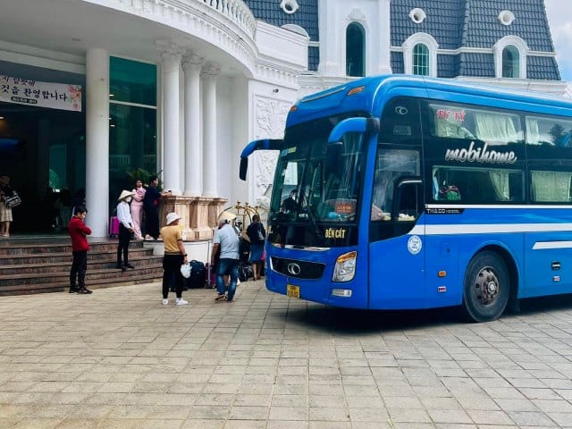 Xe đón trả tại nhiều điểm ở Bình Dương và Kiên Giang nhằm hỗ trợ hành khách tốt nhất