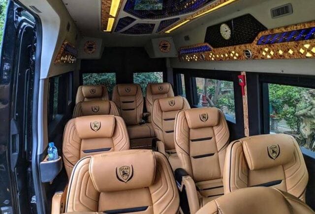 Dịch vụ chính của xe khách Trung là vận tải hành khách và hoạt động liên tục trong ngày