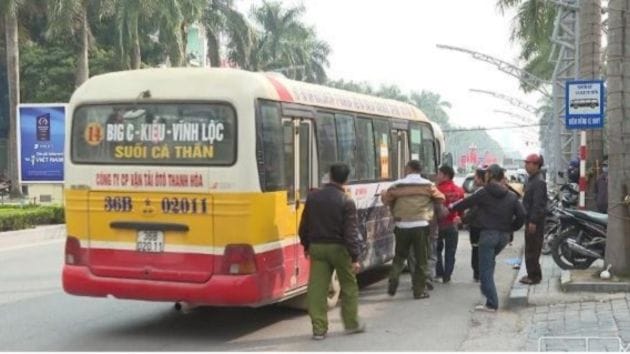 Giá vé tuyến số 10 phù hợp cho cả sinh viên lẫn người đi làm