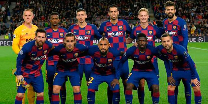 Tại sao Barcelona phải thay đổi sơ đồ?