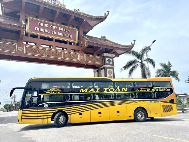 Nhân viên luôn sẵn sàng hỗ trợ khách hàng trên mọi chuyến đi