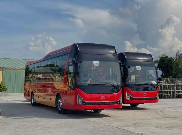 Xe đón trả khách tại nhiều điểm khác nhau trên hành trình