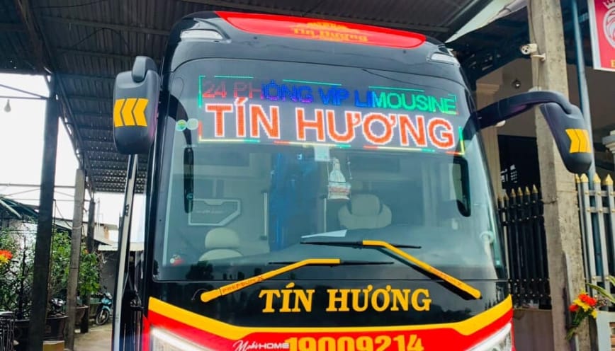 Đặt xe qua trang web chính thức của thương hiệu Tín Hương