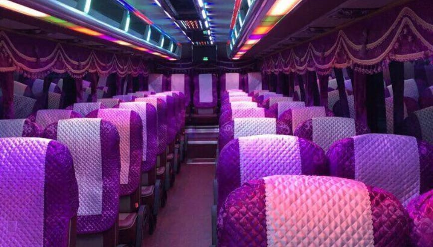 Trên mỗi ghế đều được trang bị đầy đủ các tiện nghi hiện đại
