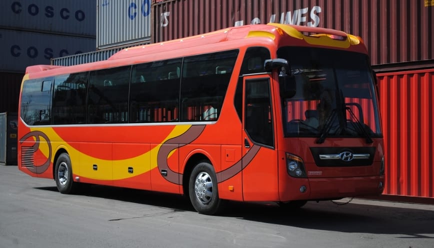 Xe khách Ngọc Cả di chuyển trên tuyến Sài Gòn Phú Yên