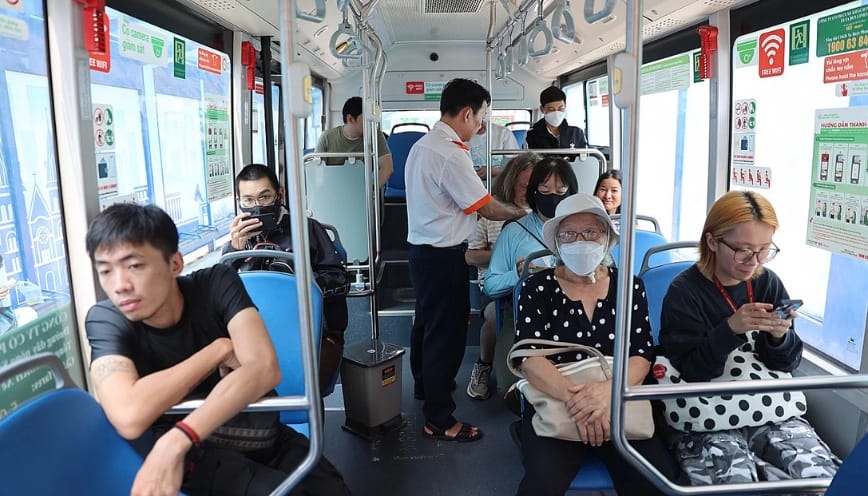 Chính sách ưu đãi và phát hành thẻ xe định kỳ