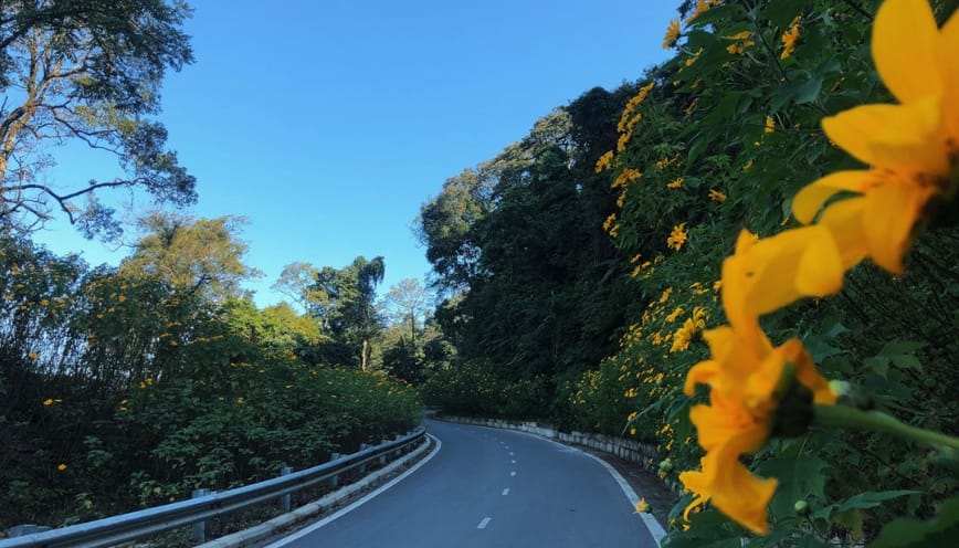 Cung đường đèo tuyệt đẹp hướng về địa phận Ba Vì
