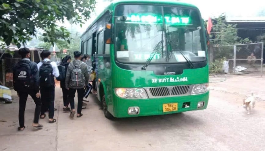 Giờ xe buýt di chuyển cho hành khách mới đi lần đầu