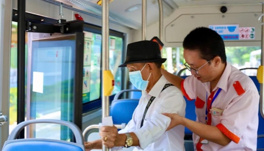 Lưu ý cho hành khách trong quá trình di chuyển bằng xe buýt