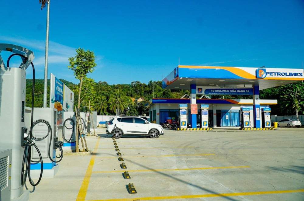 Bản đồ hiển thị mạng lưới trạm sạc VinFast phủ sóng khắp Việt Nam