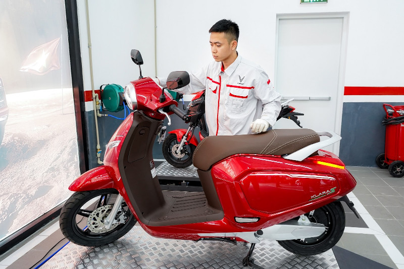 Bảo dưỡng các bộ phận khác của xe máy điện