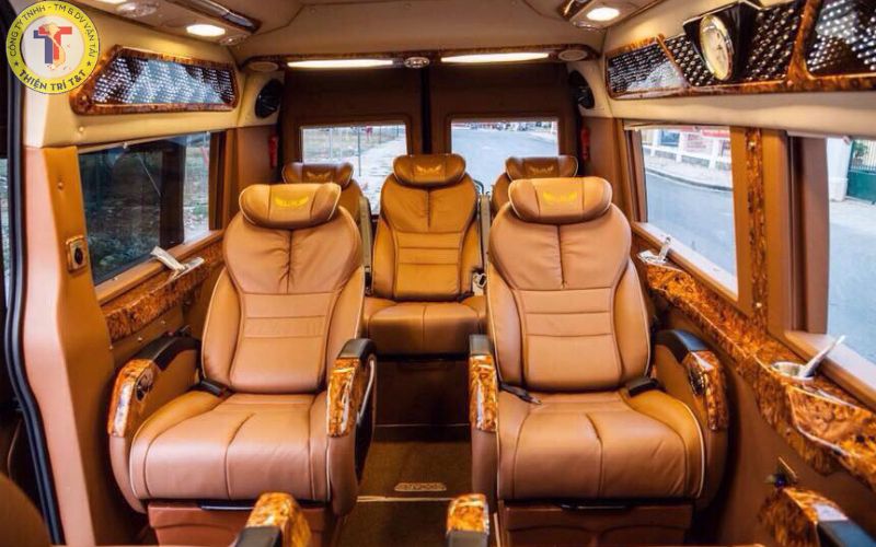 Xe limousine ghế ngồi cao cấp tuyến Đan Phượng đi Hà Nam, mang lại trải nghiệm thoải mái cho hành trình công tác hoặc du lịch