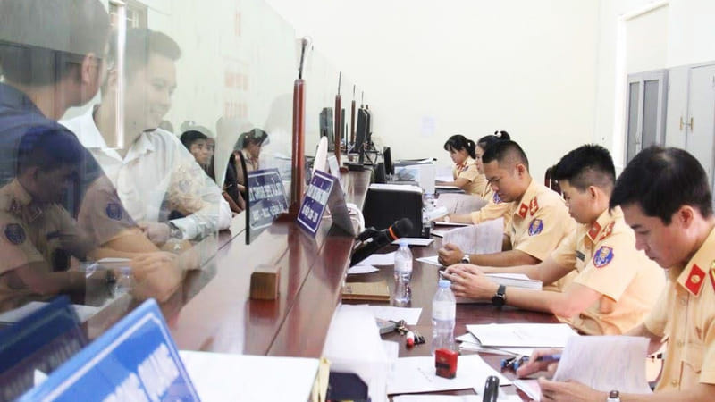 Biển số xe ô tô được cấp sau khi hoàn tất đăng ký