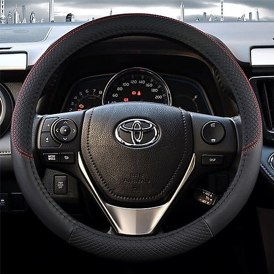 Bọc vô lăng da cho xe Toyota Corolla Cross, tăng độ bám và tạo cảm giác lái thoải mái.