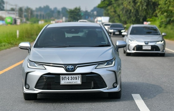 Các loại lệ phí cần đóng khi đăng ký lại xe ô tô cũ