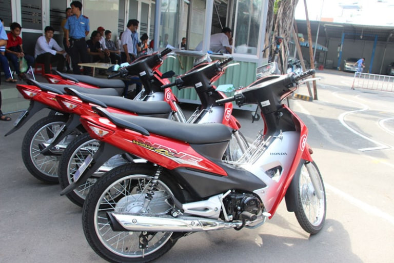 Các loại xe máy khác nhau từ xe số đến xe ga sẵn sàng cho thuê tại Bảo Nam