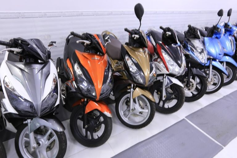 Các loại xe máy số và xe ga đa dạng tại địa điểm cho thuê ở Thủ Dầu Một