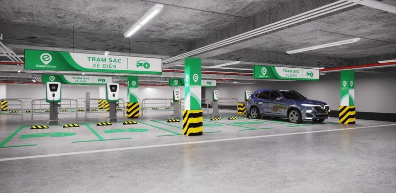Các trụ sạc xe điện VinFast 60kW, 30kW, 11kW và sạc xe máy điện tại trung tâm thương mại Đà Nẵng