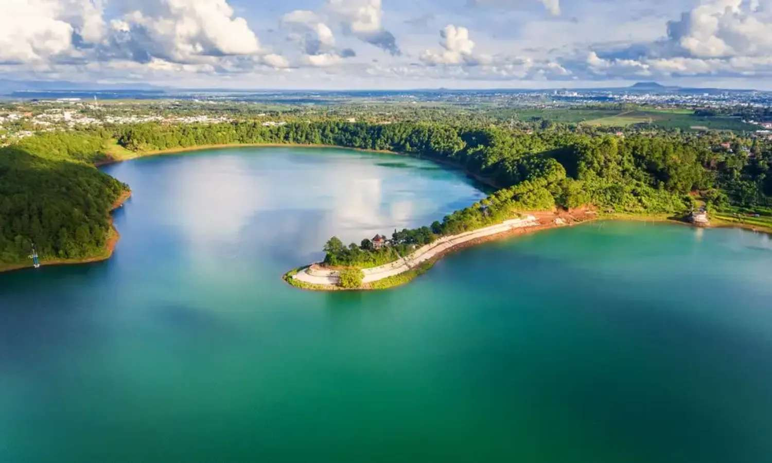 Cảnh quan thiên nhiên hùng vĩ của Gia Lai