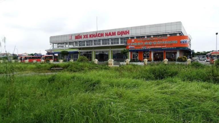 Cổng vào Bến xe khách Nam Định