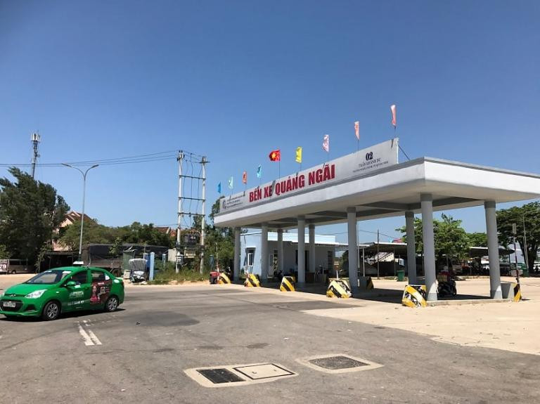 Cổng vào Bến xe Quảng Ngãi tại địa chỉ Trần Khánh Dư