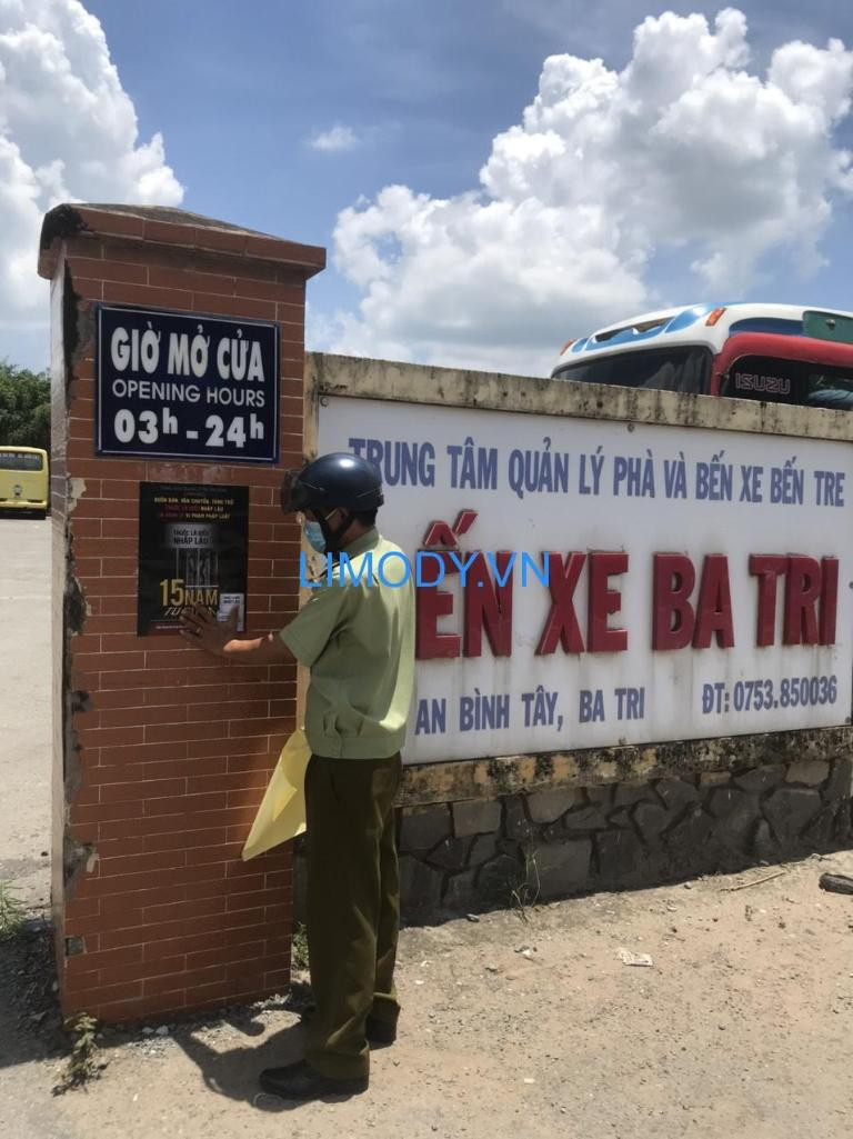 Cổng vào hoặc mặt tiền của Bến Xe Ba Tri