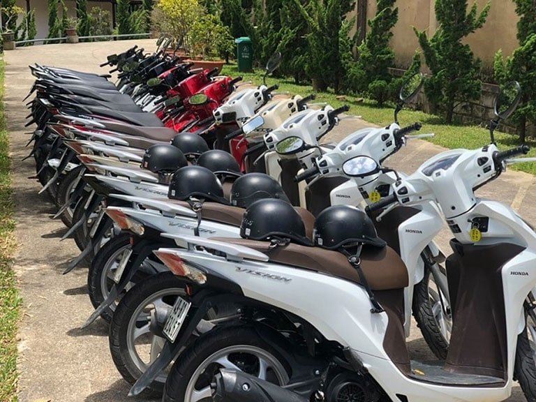 Dàn xe chất lượng tốt cho dịch vụ thuê xe máy tại đường Nguyễn Văn Trỗi, phục vụ Quận 10