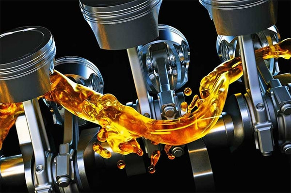 Dầu nhớt giúp bôi trơn và bảo vệ động cơ xe ô tô