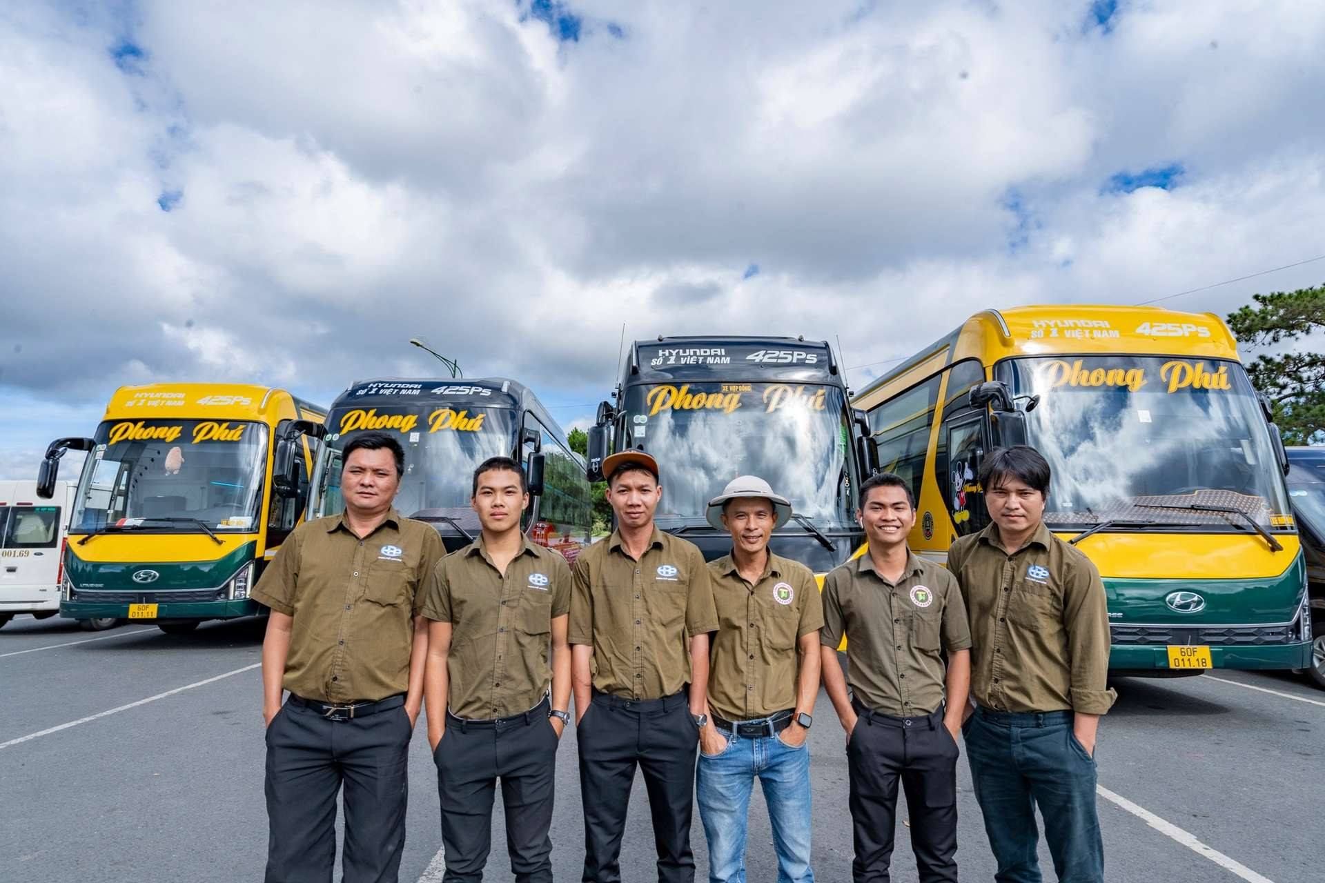Đội ngũ tài xế chuyên nghiệp đảm bảo chuyến đi an toàn