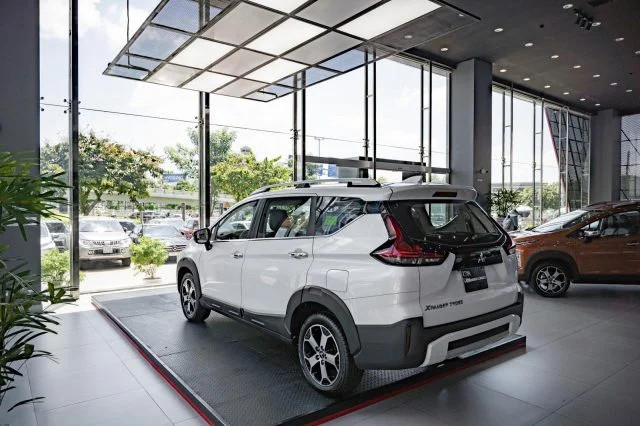Đuôi xe Xpander Cross với đèn hậu hình chữ L quen thuộc.