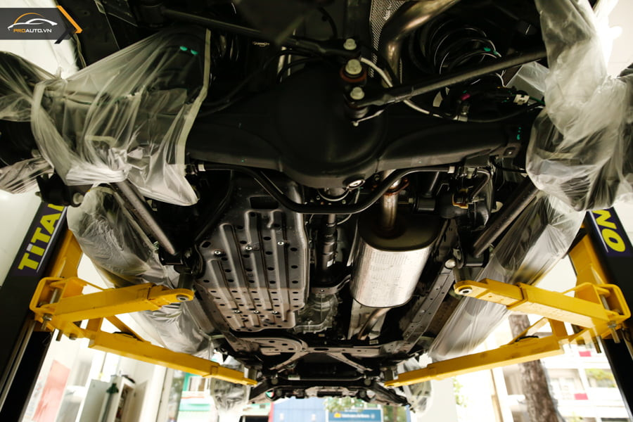 Gầm xe Ford Everest sau khi đã hoàn thiện sơn phủ bảo vệ