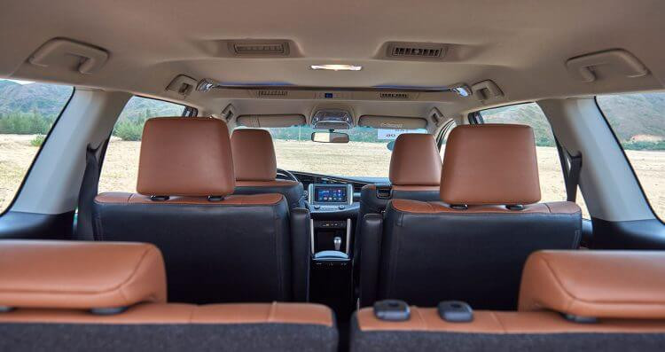 Ghế ngồi bọc da trên Toyota Innova