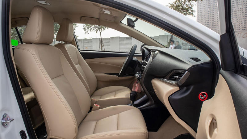 Ghế ngồi bọc da và không gian cabin rộng rãi của Toyota Vios 2021