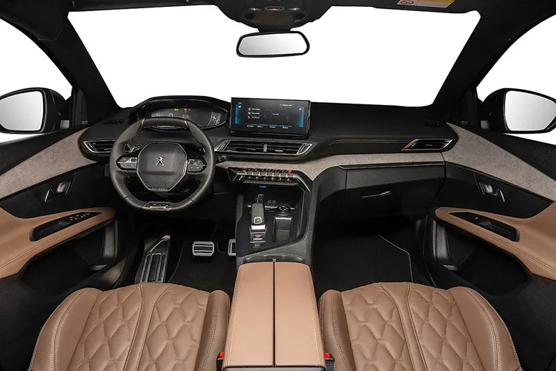 Góc nhìn 3/4 phía trước Peugeot 3008 với mặt ca-lăng tràn viền và đèn định vị kiểu răng nanh