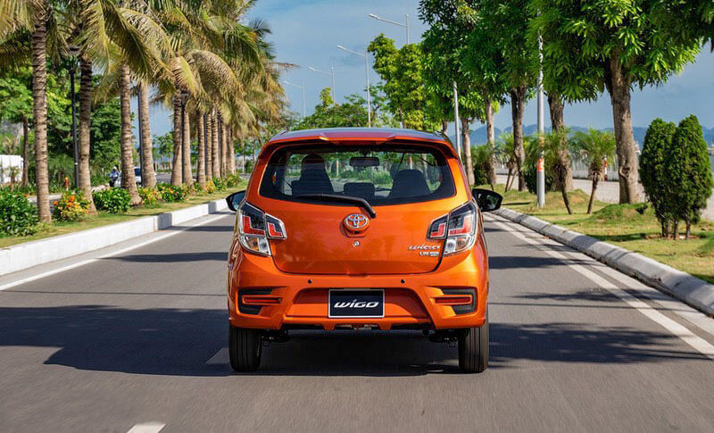 Gương chiếu hậu tích hợp tính năng gập điện trên Toyota Wigo MT