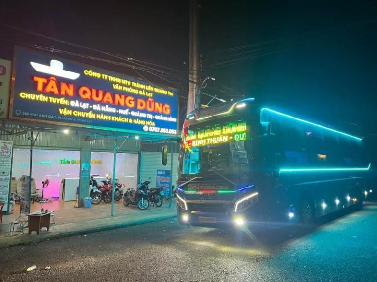 Hành khách có thể đặt vé trực tiếp tại văn phòng Nhà xe Tân Quang Dũng