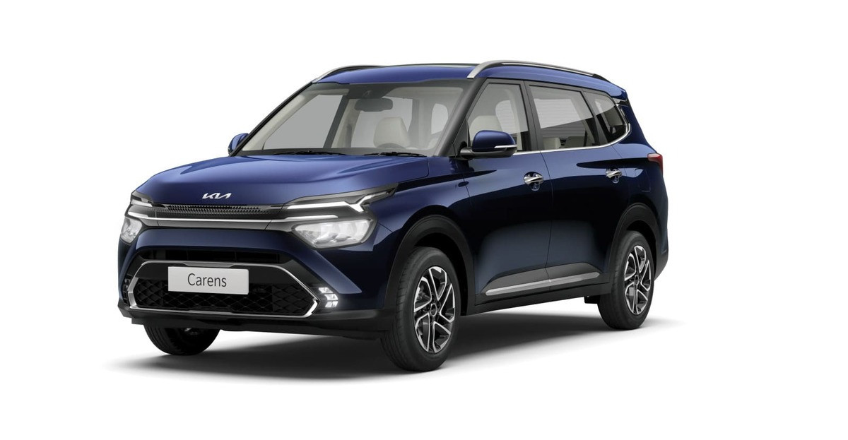 Xe KIA Carens màu xanh nhìn cực kỳ ngầu và bắt mắt