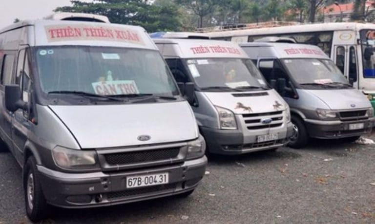 Hình ảnh minh họa xe khách trên tuyến đường dài