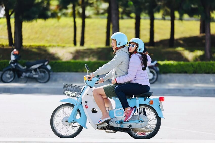 Hình ảnh xe Cub 50cc với thiết kế cổ điển đặc trưng