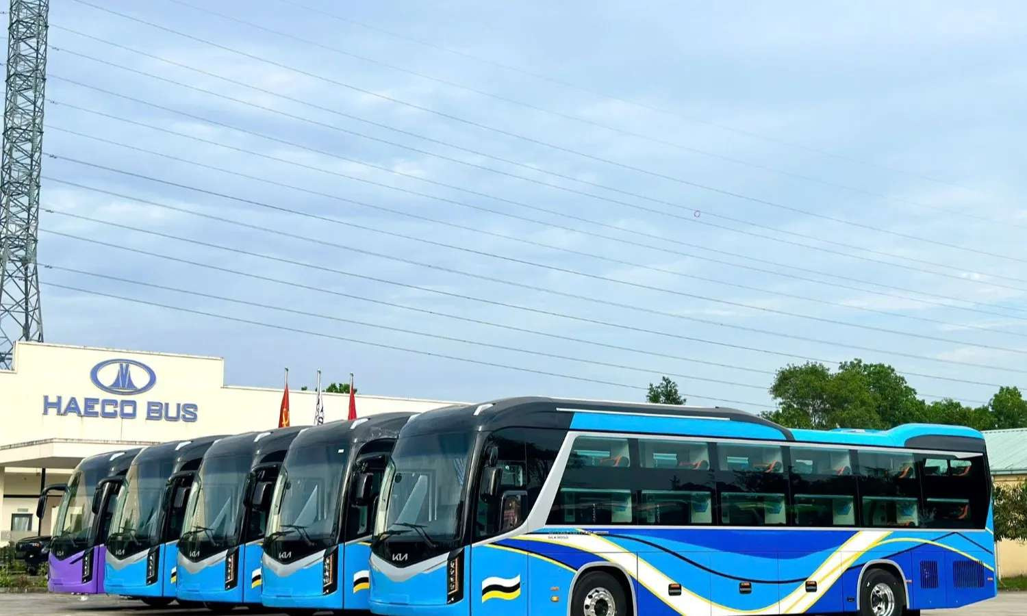 Hình ảnh xe khách chất lượng cao phục vụ tuyến Vĩnh Long đi Thủ Đức