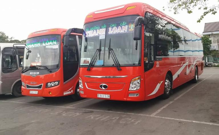 Hình ảnh xe khách đang vào hoặc ra khỏi Bến xe KBang