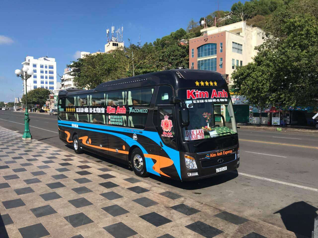 Hình ảnh xe khách giường nằm chất lượng cao phục vụ hành trình Buôn Ma Thuột đi Sài Gòn