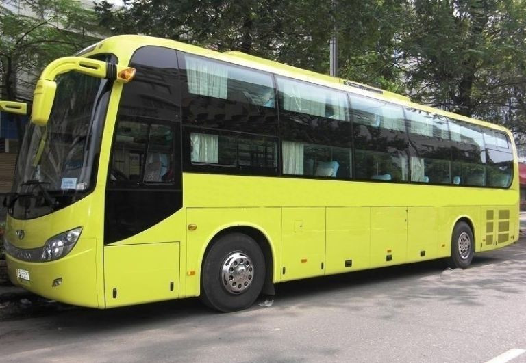 Hình ảnh xe limousine chất lượng cao của Ray Limousine trên tuyến Đà Nẵng đi Huế