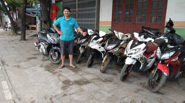Hình ảnh xe máy được kiểm tra bảo dưỡng