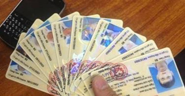 Học viên tập lái xe tại sân sát hạch ở Phú Thọ